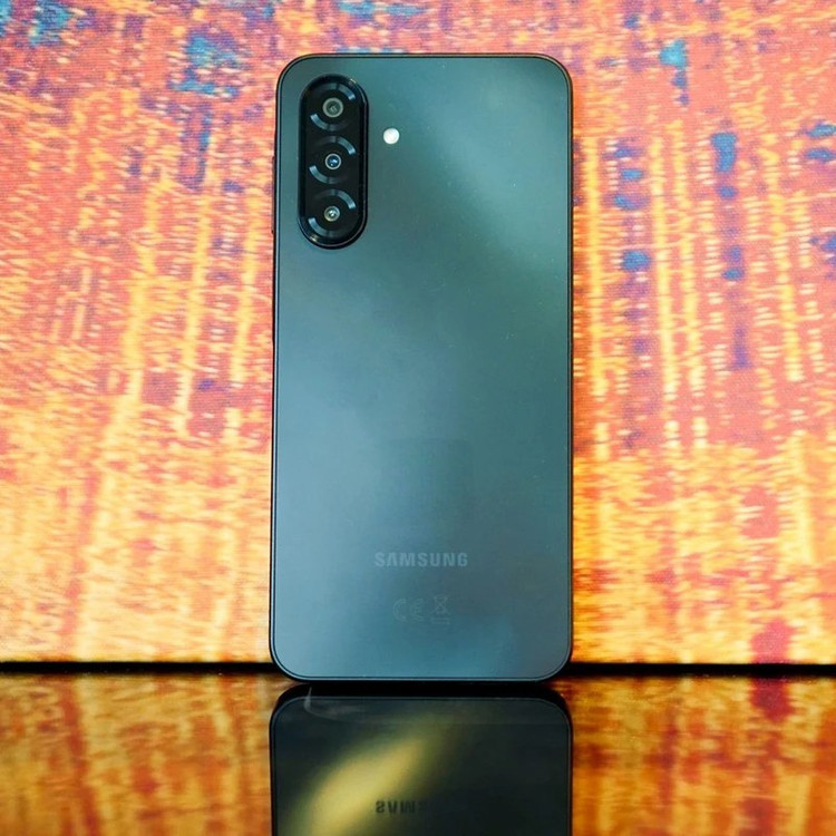 گوشی موبایل سامسونگ مدل Galaxy A17 4G دو سیم کارت ظرفیت 256 گیگابایت و رم 8 گیگابایت ویتنام اصلی و اورجینال
