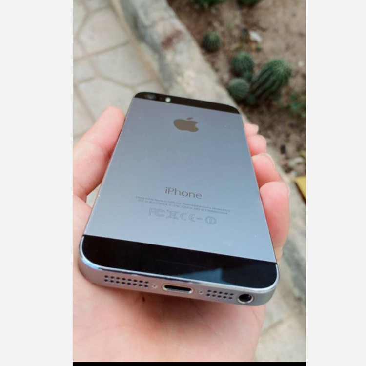 آیفون five s