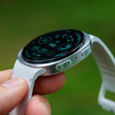 ساعت هوشمند 40 میلیمتری سامسونگ مدل Galaxy Watch 8 با بند پلاستیکی