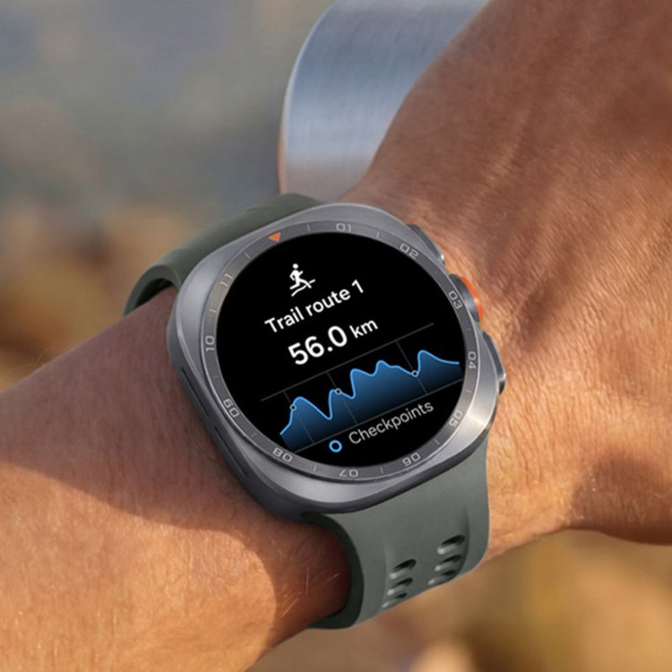 ساعت هوشمند 47 میلیمتری سامسونگ مدل Galaxy Watch Ultra 2 با بند لاستیکی، سازگار با سیستم عامل Android، به همراه بند لاستیکی اضافی