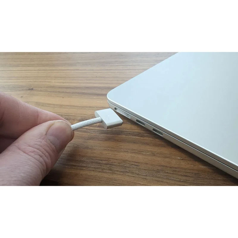 لپتاپ 13.6 اینچی اپل مدل MacBook Air MDHA4 2026 LLA با پردازنده M5 با 16 گیگابایت رم و حافظه داخلی SSD با ظرفیت 512 گیگابایت، نمایشگر Liquid Retina با وضوح 2560×1664، Wi-Fi 7، شارژدهی پخش ویدیو تا 18 ساعت و حسگر اثر انگشت Touch ID
