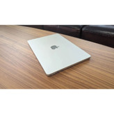 لپتاپ 13.6 اینچی اپل مدل MacBook Air MDHA4 2026 LLA با پردازنده M5 با 16 گیگابایت رم و حافظه داخلی SSD با ظرفیت 512 گیگابایت، نمایشگر Liquid Retina با وضوح 2560×1664، Wi-Fi 7، شارژدهی پخش ویدیو تا 18 ساعت و حسگر اثر انگشت Touch ID