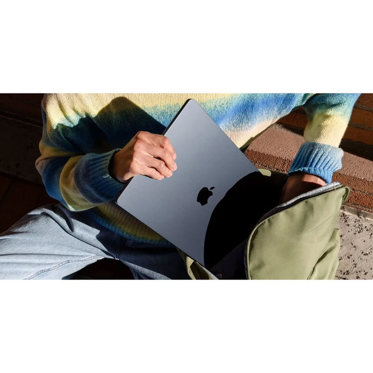 لپتاپ 15.3 اینچی اپل مدل MacBook Air MDVH4 2026 با پردازنده M5، رم 16 گیگابایت، حافظه SSD با ظرفیت 512 گیگابایت، نمایشگر Liquid Retina و شارژدهی تا 18 ساعت