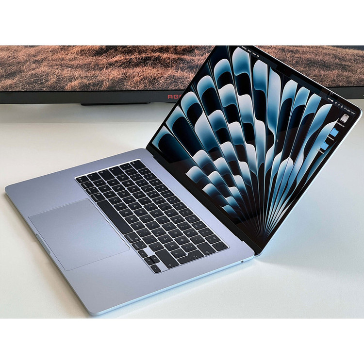 لپتاپ 15.3 اینچی اپل مدل MacBook Air MDVH4 2026 با پردازنده M5، رم 16 گیگابایت، حافظه SSD با ظرفیت 512 گیگابایت، نمایشگر Liquid Retina و شارژدهی تا 18 ساعت
