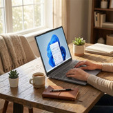 لپتاپ 15.3 اینچی لنوو مدل IdeaPad Slim 3 15IRH10، مجهز به پردازنده Core i7-13620H، رم 16 گیگابایت DDR5، حافظه SSD با ظرفیت 512 گیگابایت، نمایشگر WUXGA با پنل IPS، نورپردازی تکرنگ کیبورد، وبکم HD با شاتر حریم خصوصی